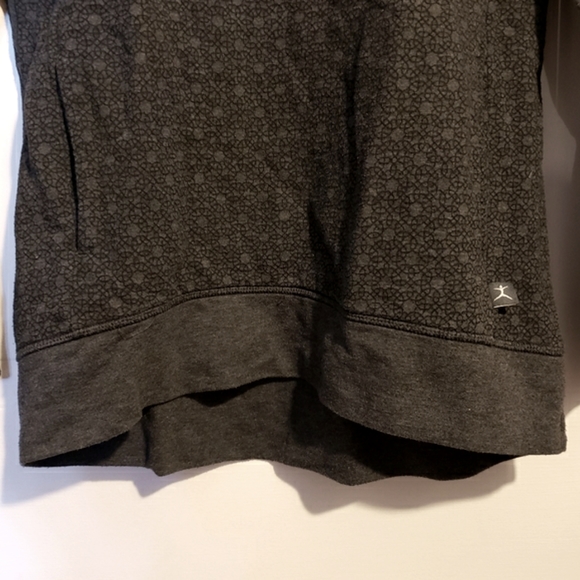 Danskin Charcoal Grey  Sweater Crew Neck Long Sleeve Side Pockets Woman Med NWOT - Picture 4 of 10